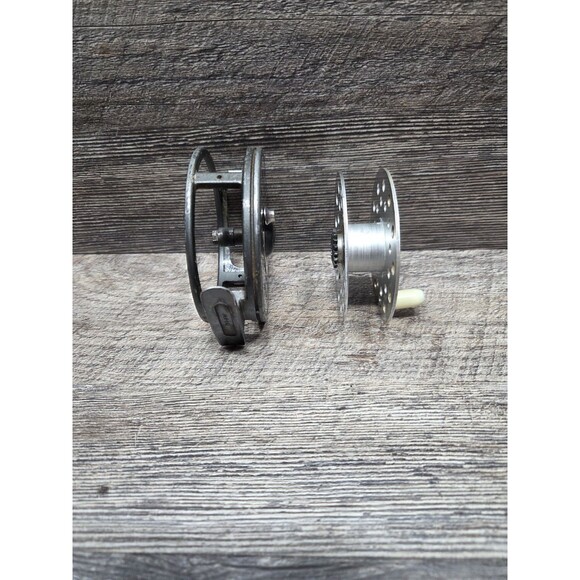 Fly Fishing Reels Lot of 5 Berkley Medalist Perrine Compac Champion Working - Picture 4 of 16